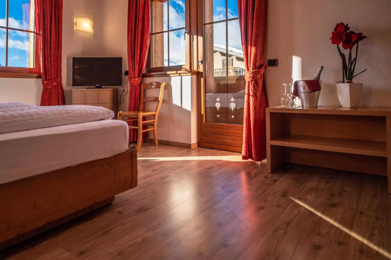 Alpino Lodge Bivio Livigno Exteriör bild