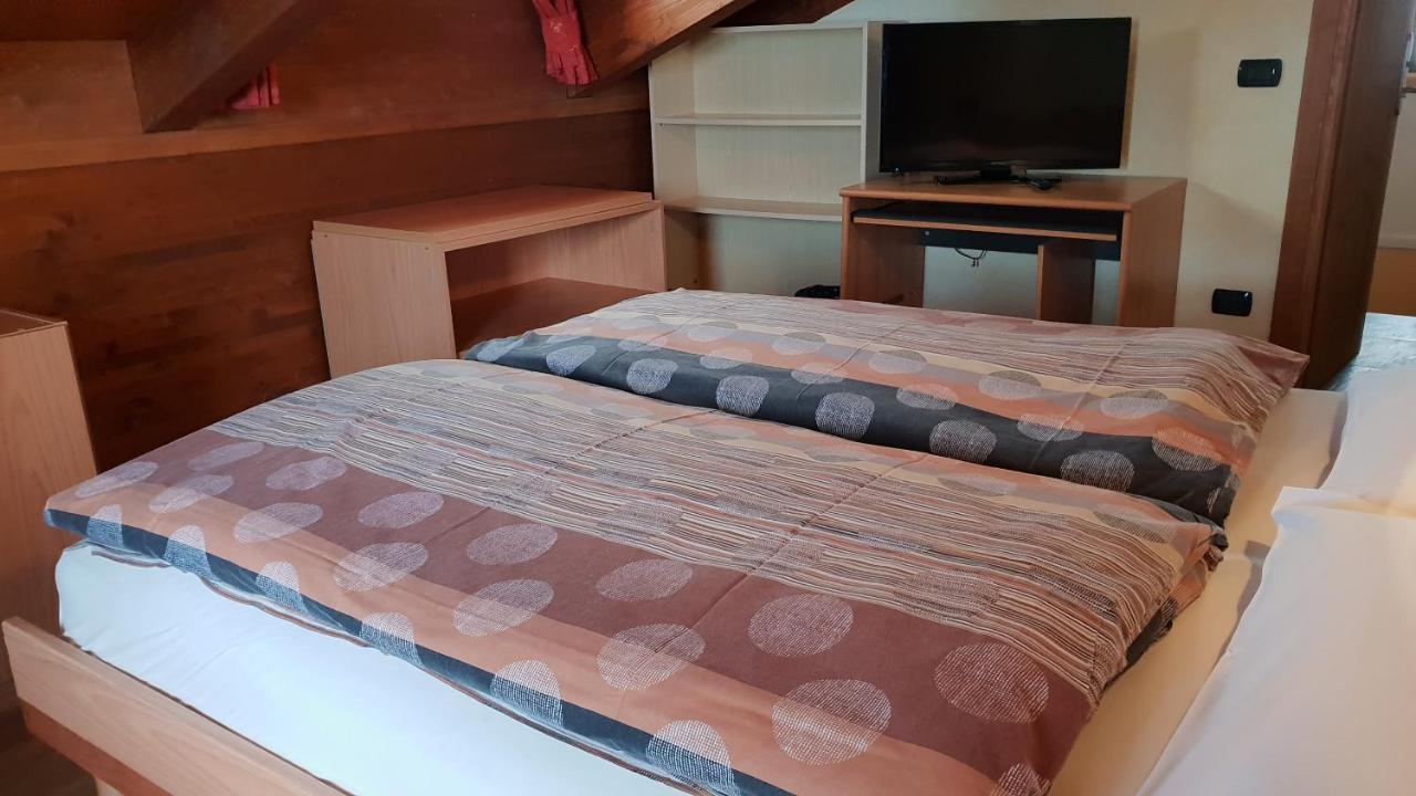 Alpino Lodge Bivio Livigno Exteriör bild