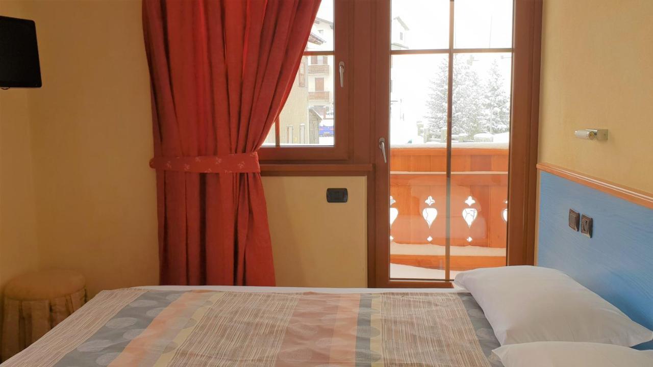 Alpino Lodge Bivio Livigno Exteriör bild