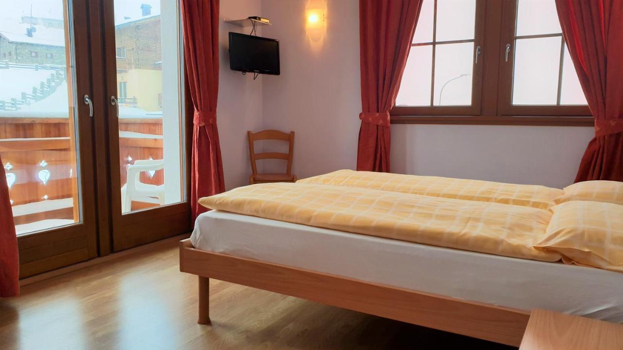 Alpino Lodge Bivio Livigno Exteriör bild