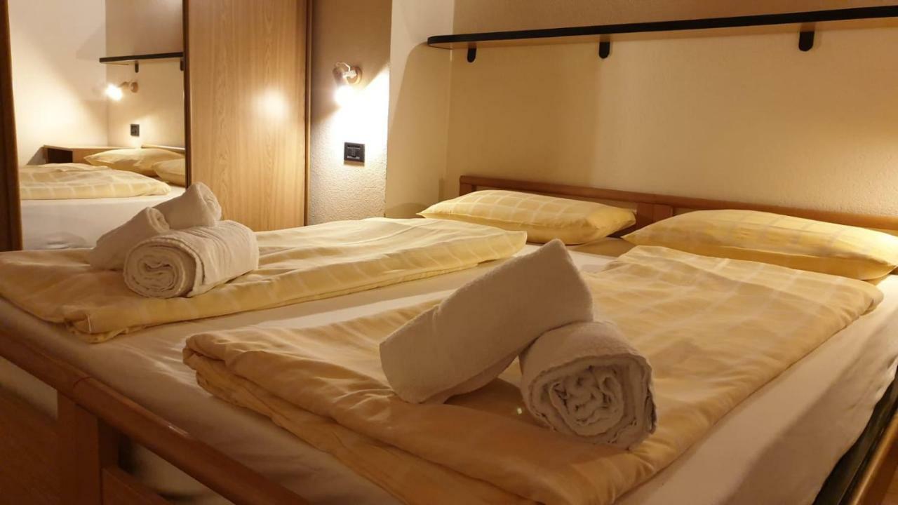 Alpino Lodge Bivio Livigno Exteriör bild