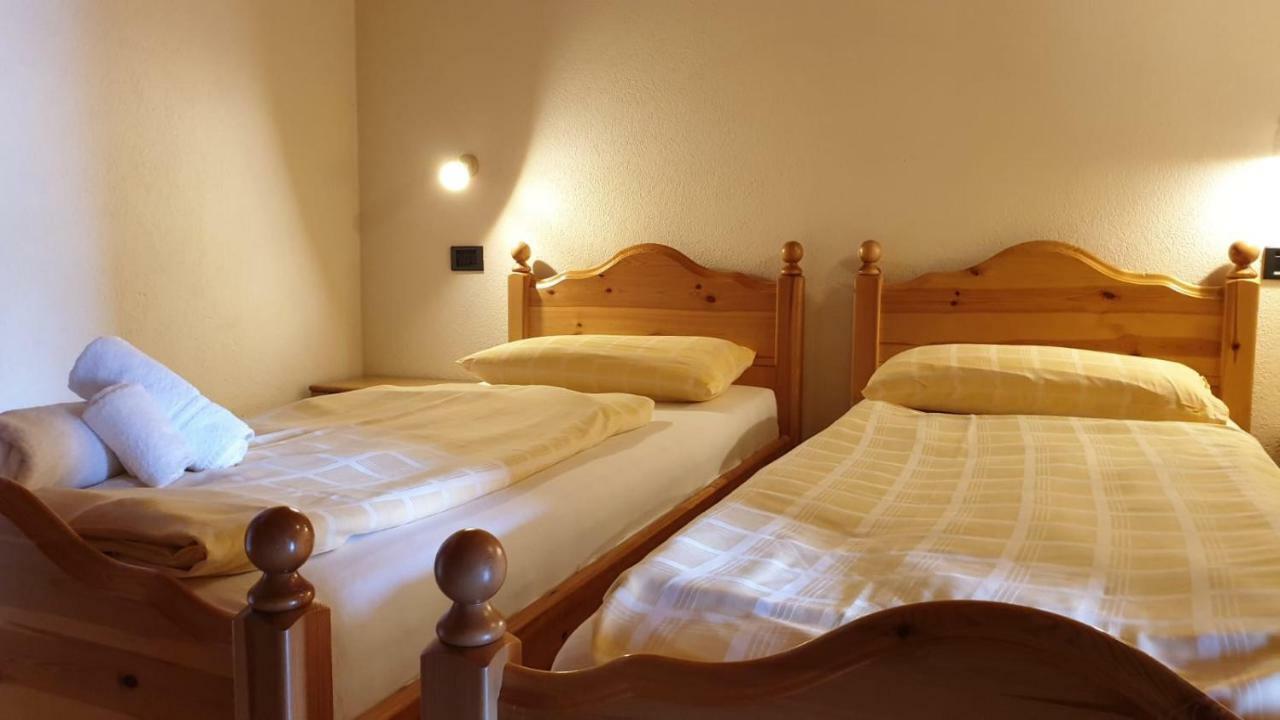 Alpino Lodge Bivio Livigno Exteriör bild