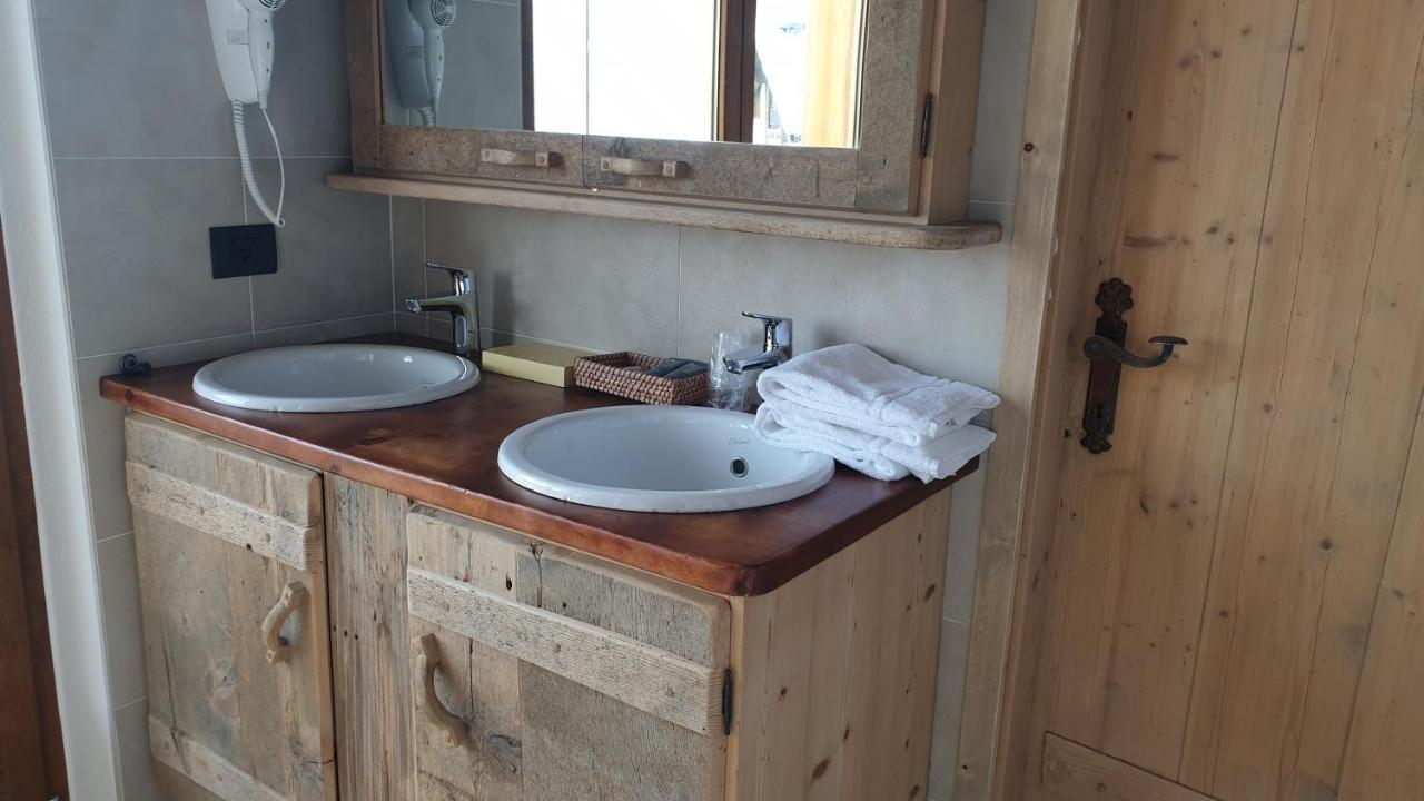 Alpino Lodge Bivio Livigno Exteriör bild